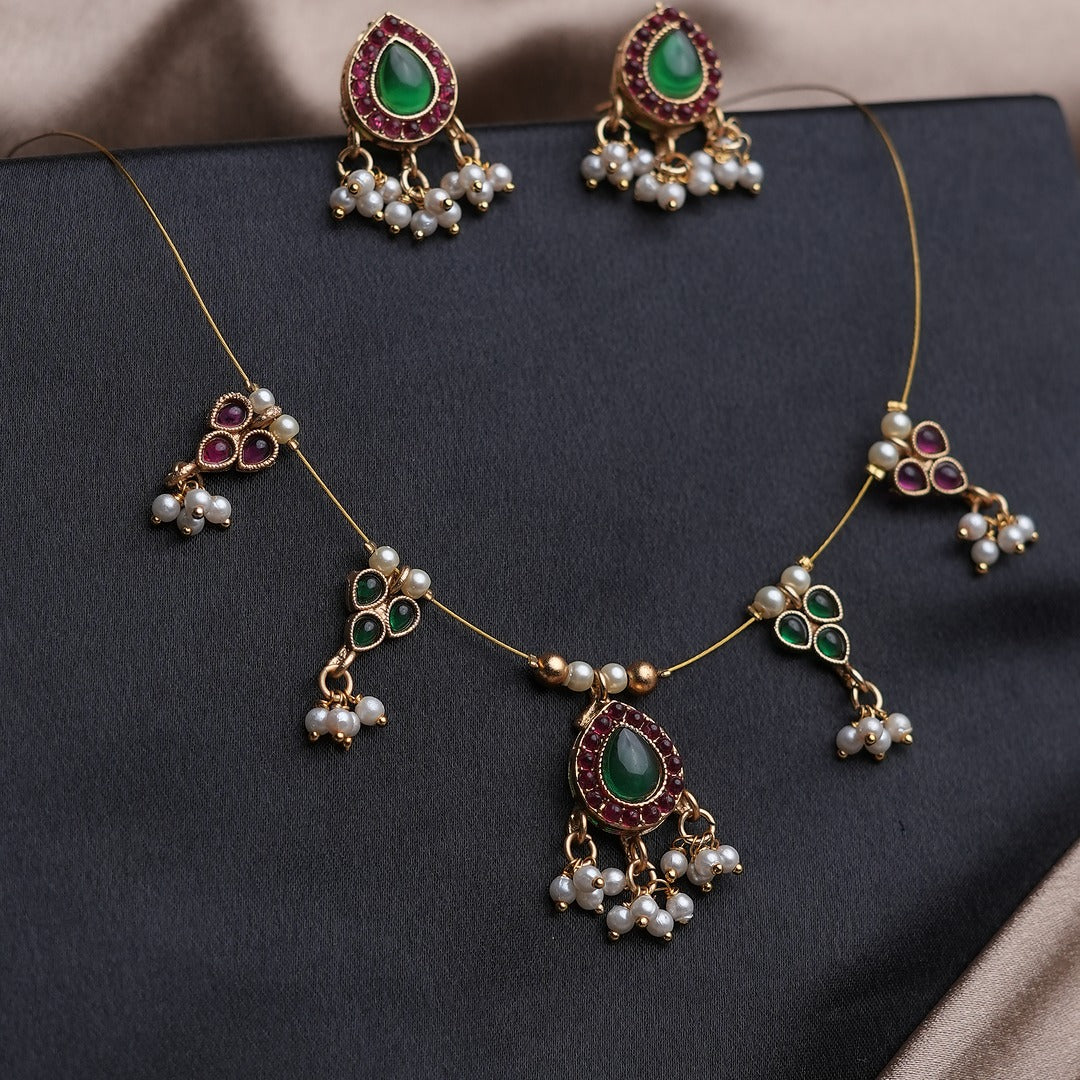 HARINI INVISIBLE CHAIN NACKLACE SET