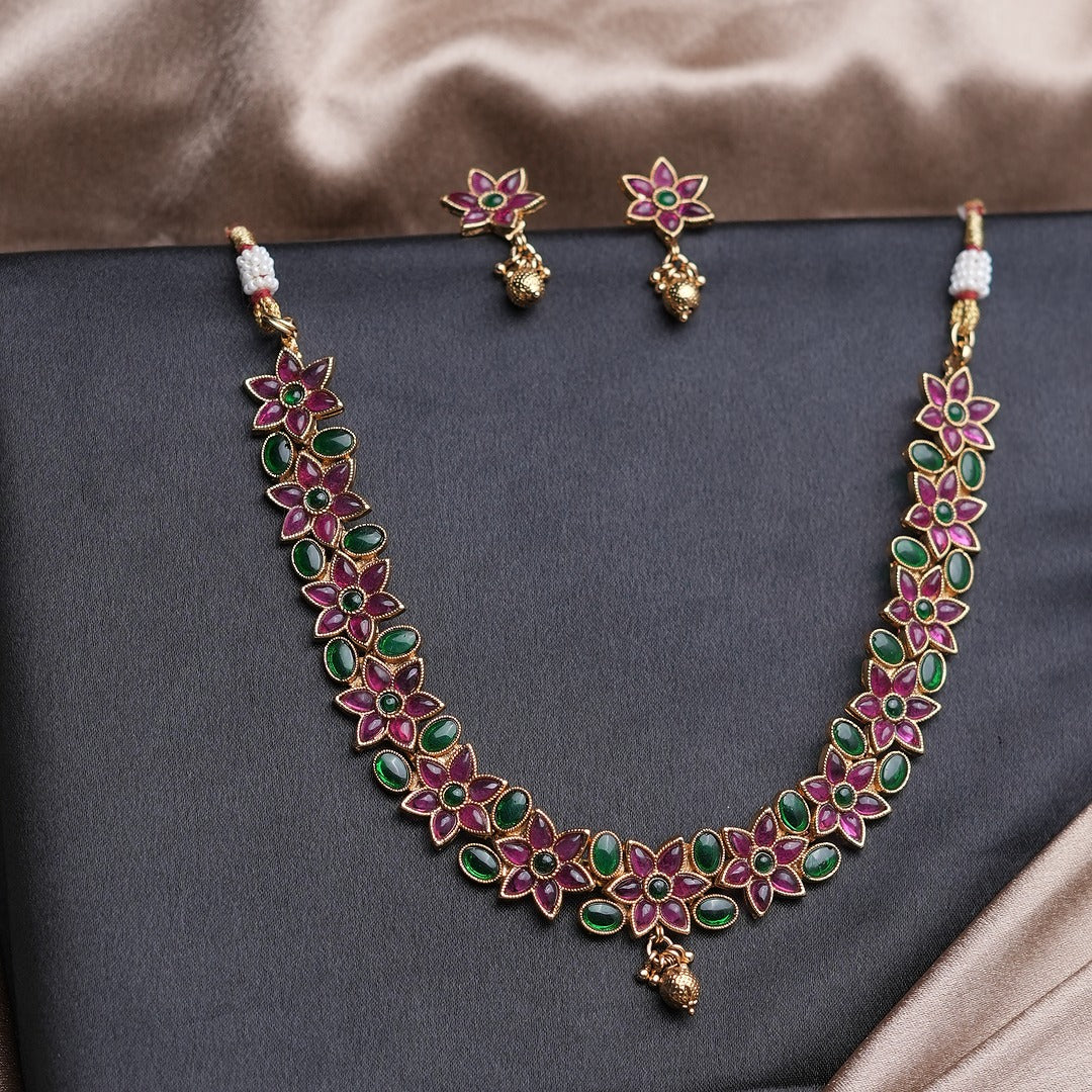 CHINMAYI FLORAL NECKLACE SET
