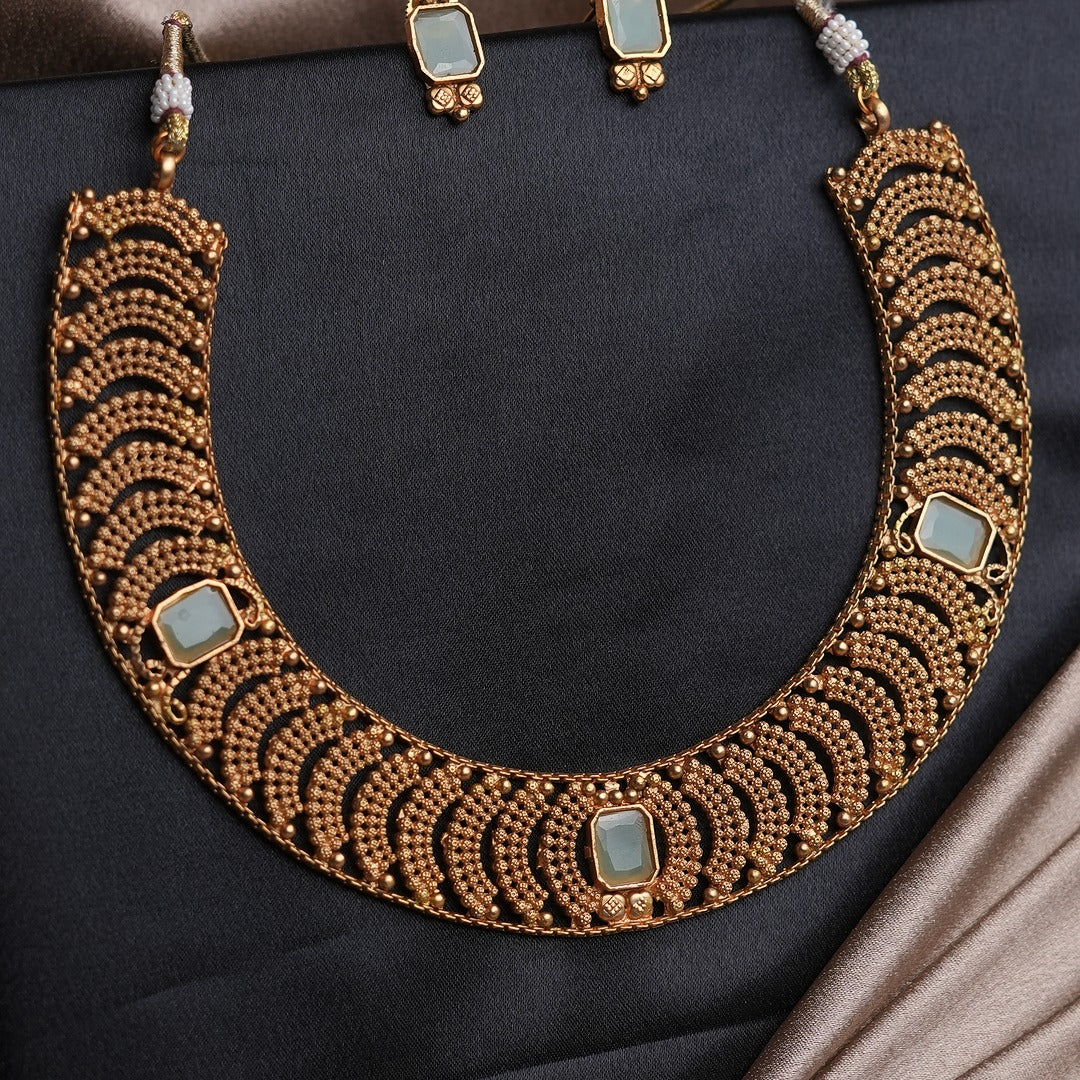 ABHIRAMI TRADITIONAL NECKLACE
