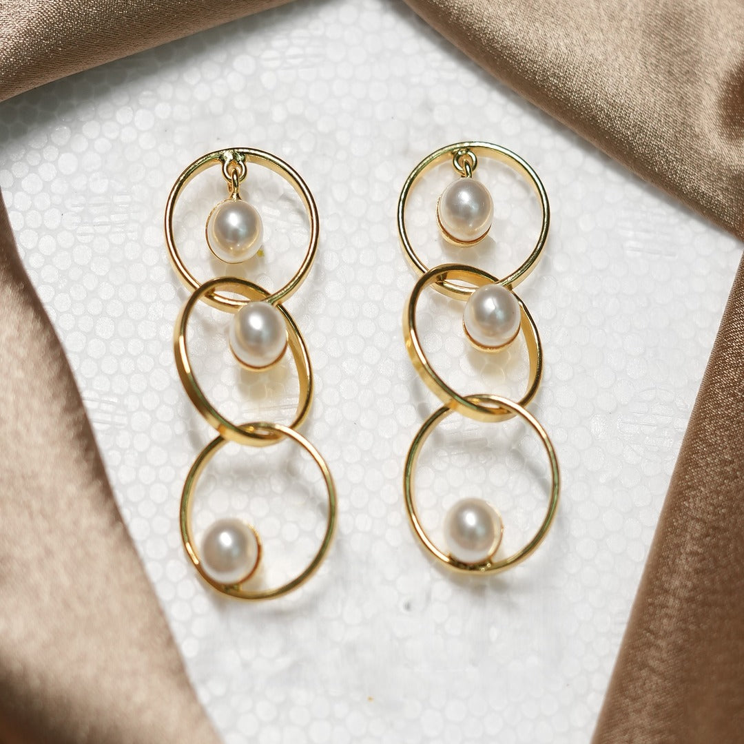 TWIRLING PEARL EARRINGS