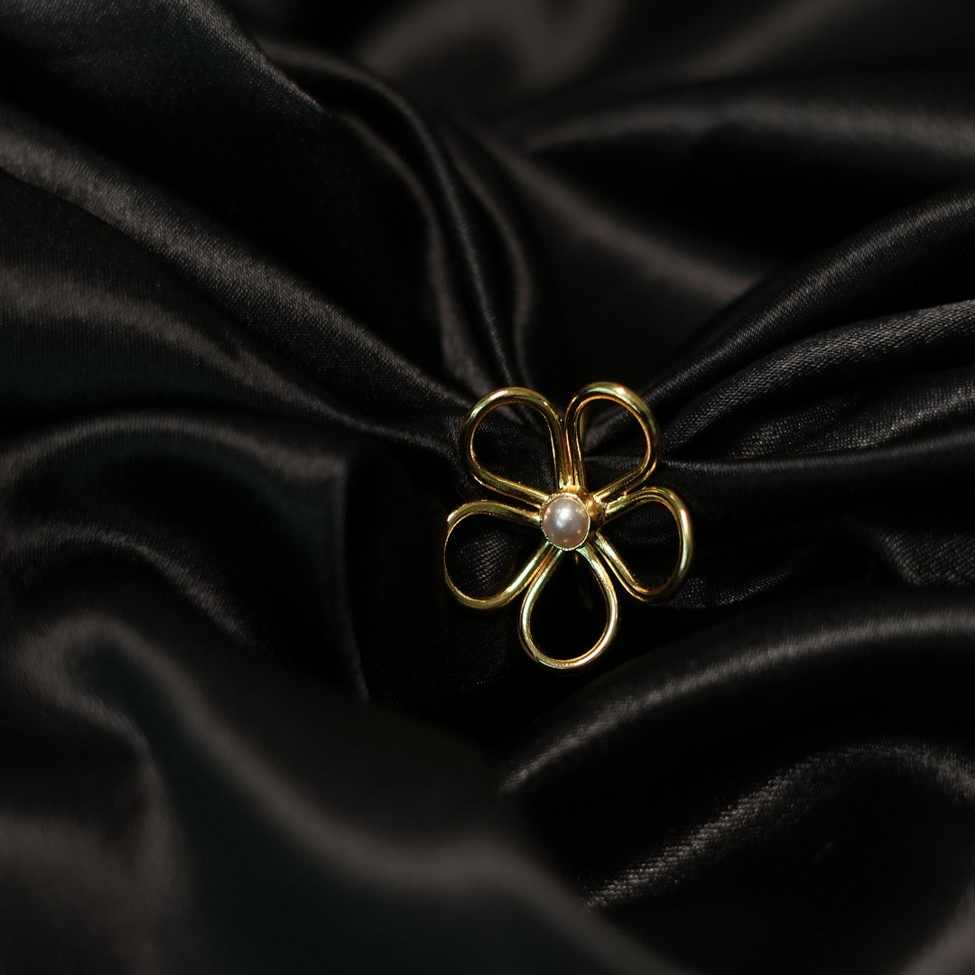 PLAIN FLOWER WITH S PEARL RING