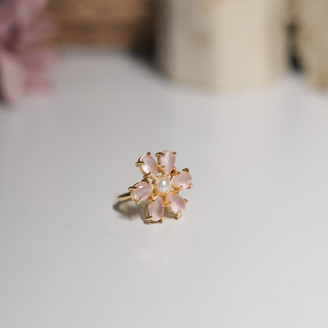 6 HG STONE WITH 5 PEARL CLAW TYPE RINGS