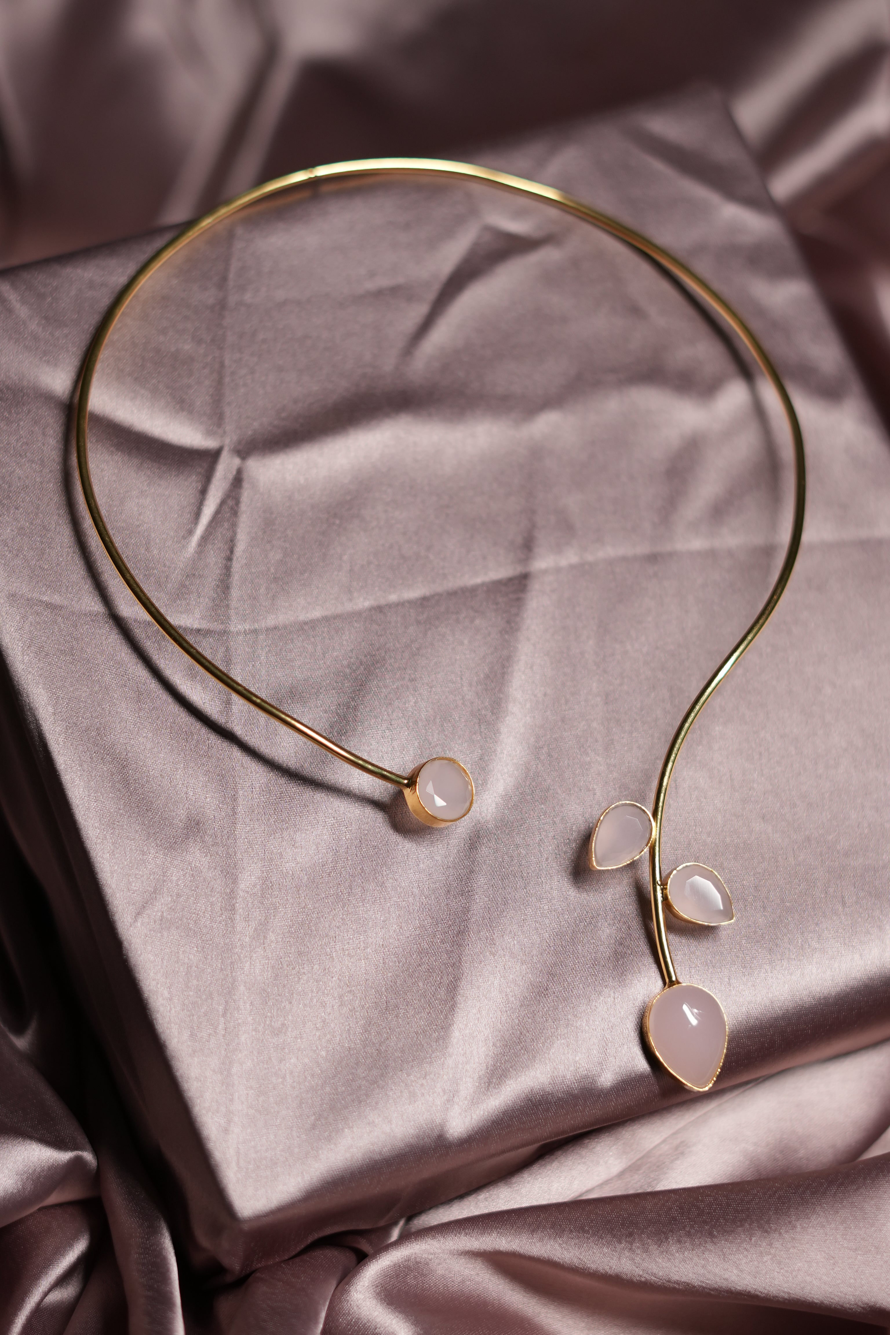 ORCHID BEAUTY CHOKER