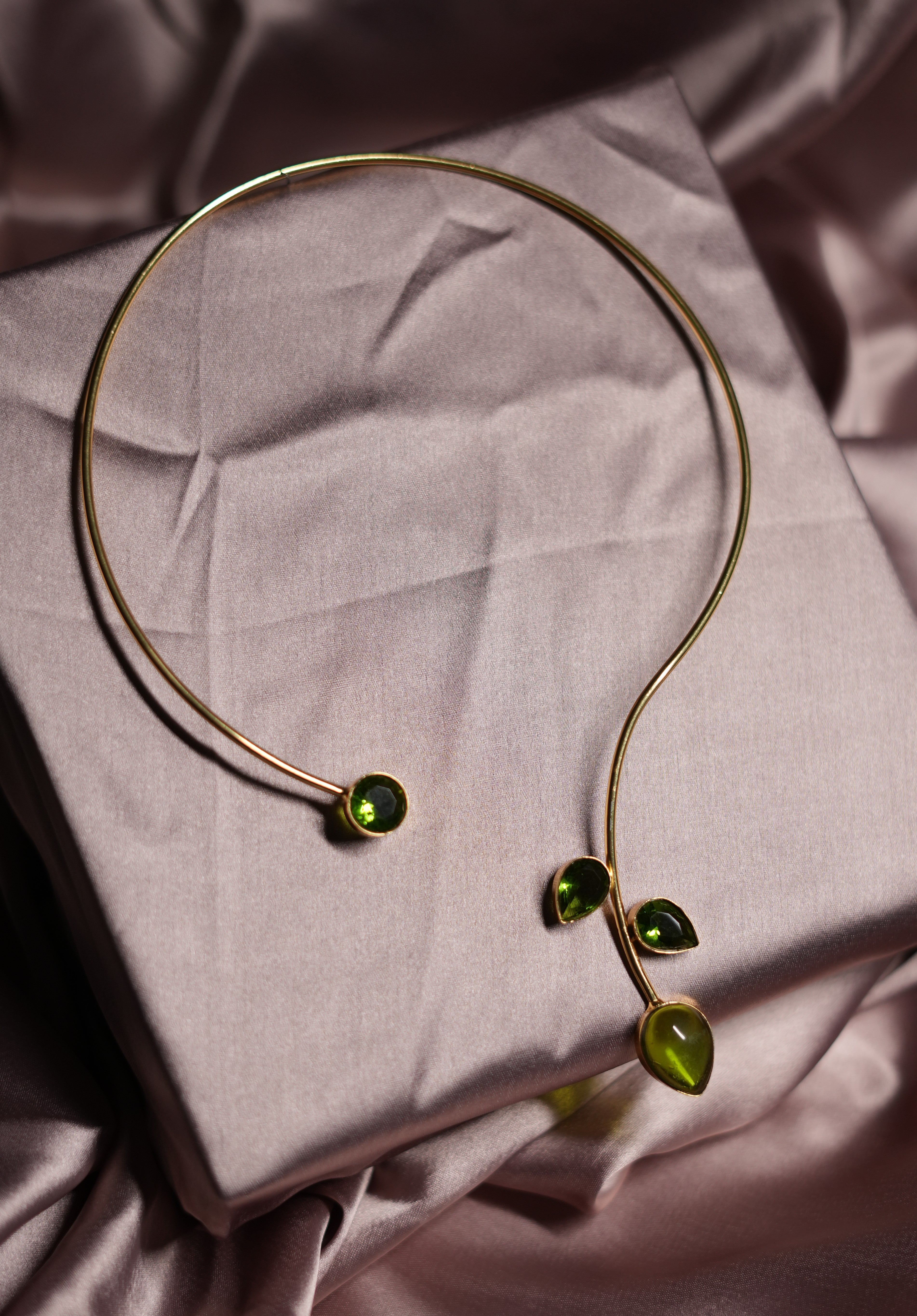 ORCHID BEAUTY CHOKER