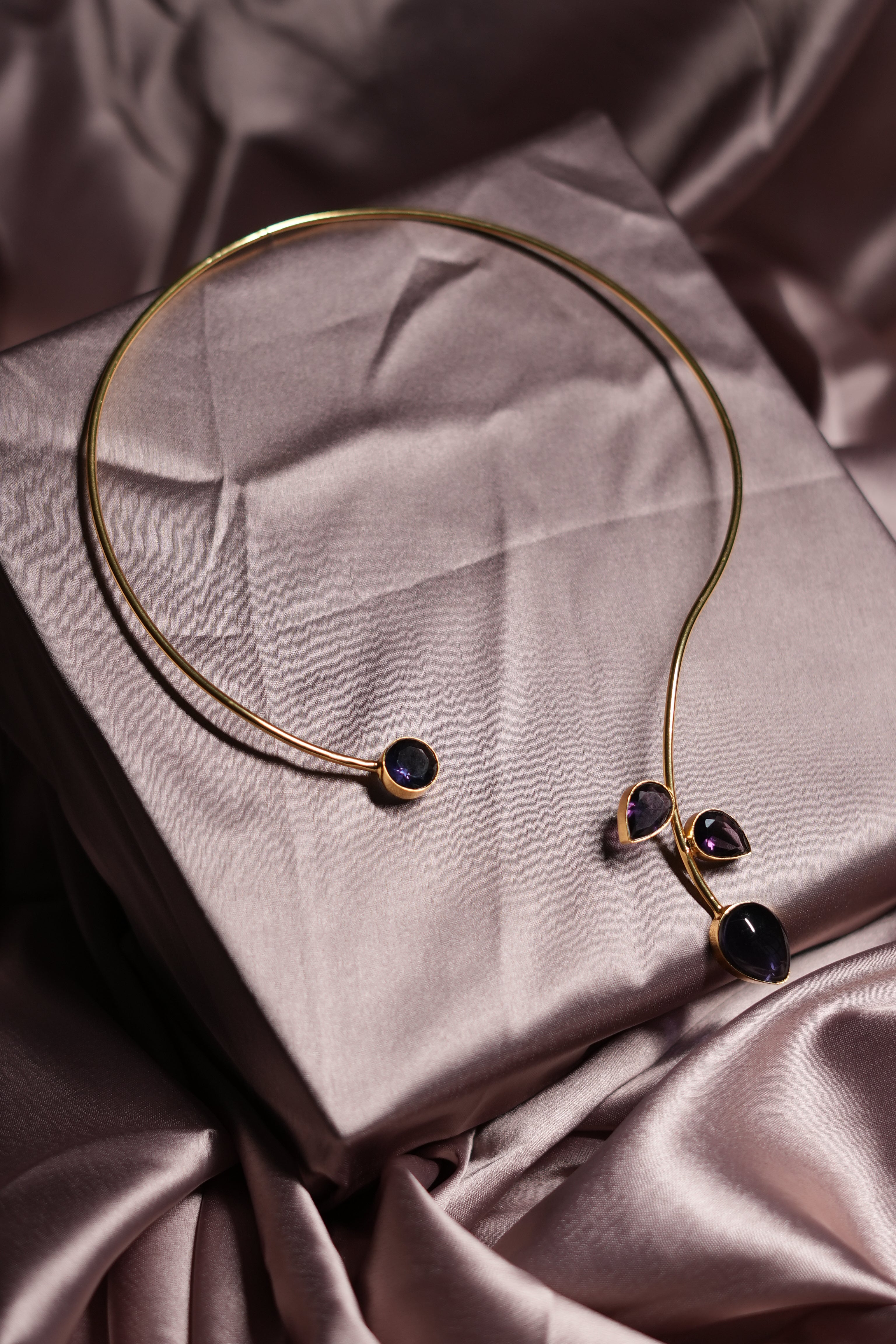 ORCHID BEAUTY CHOKER