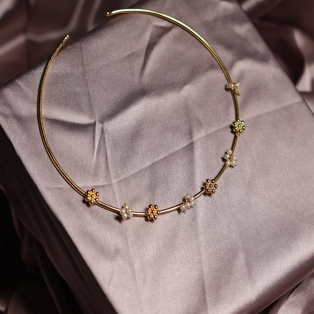 BABY,S BREATH CHOKER
