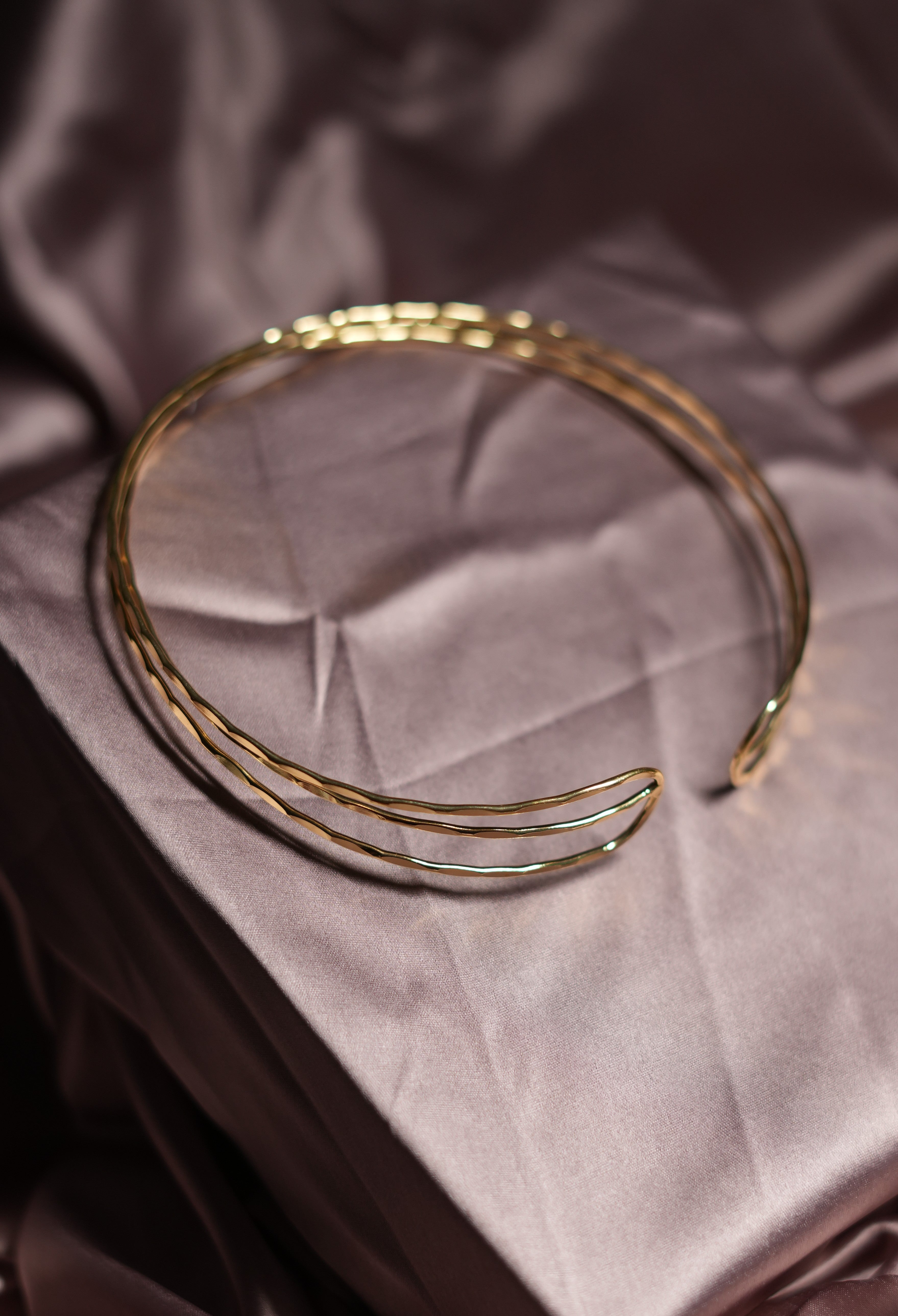 PLAIN 3 HAMMERED WIRE HASLI