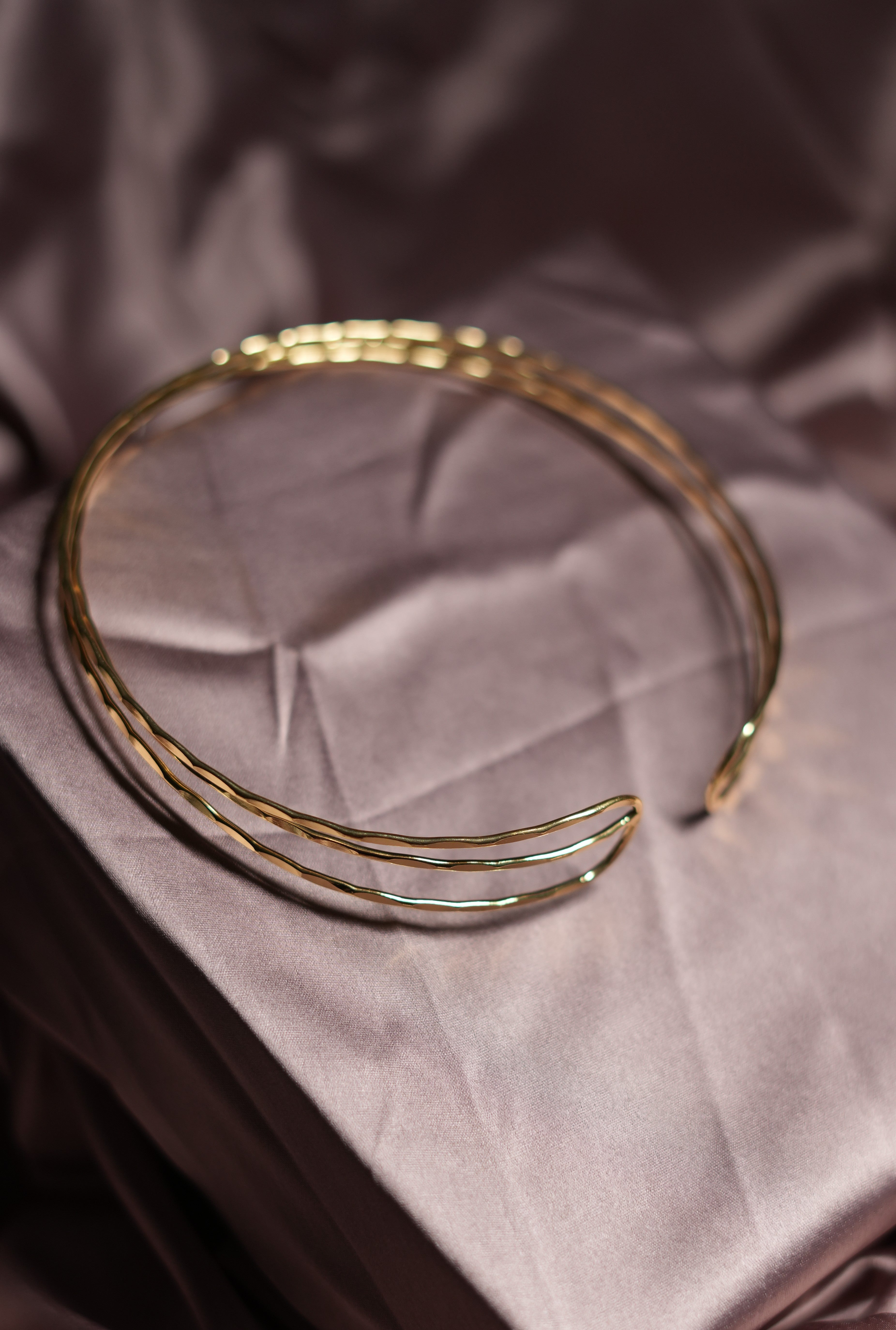 PLAIN 3 HAMMERED WIRE HASLI