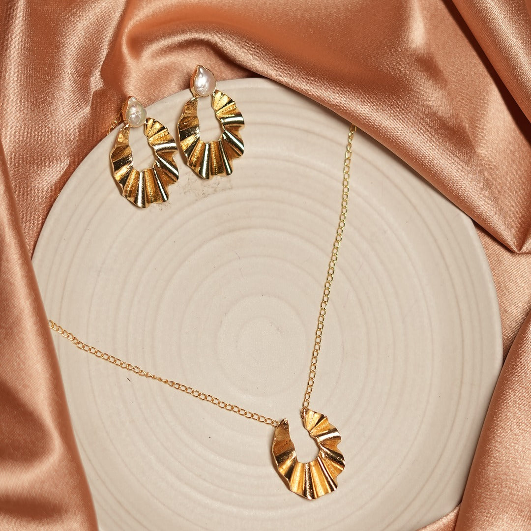 ZIG ZAG PEARL NECKLACE